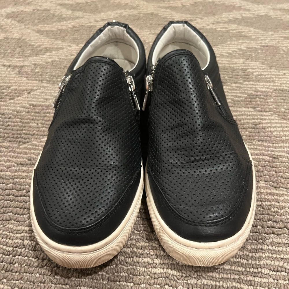 super cute steve madden sneakers!
